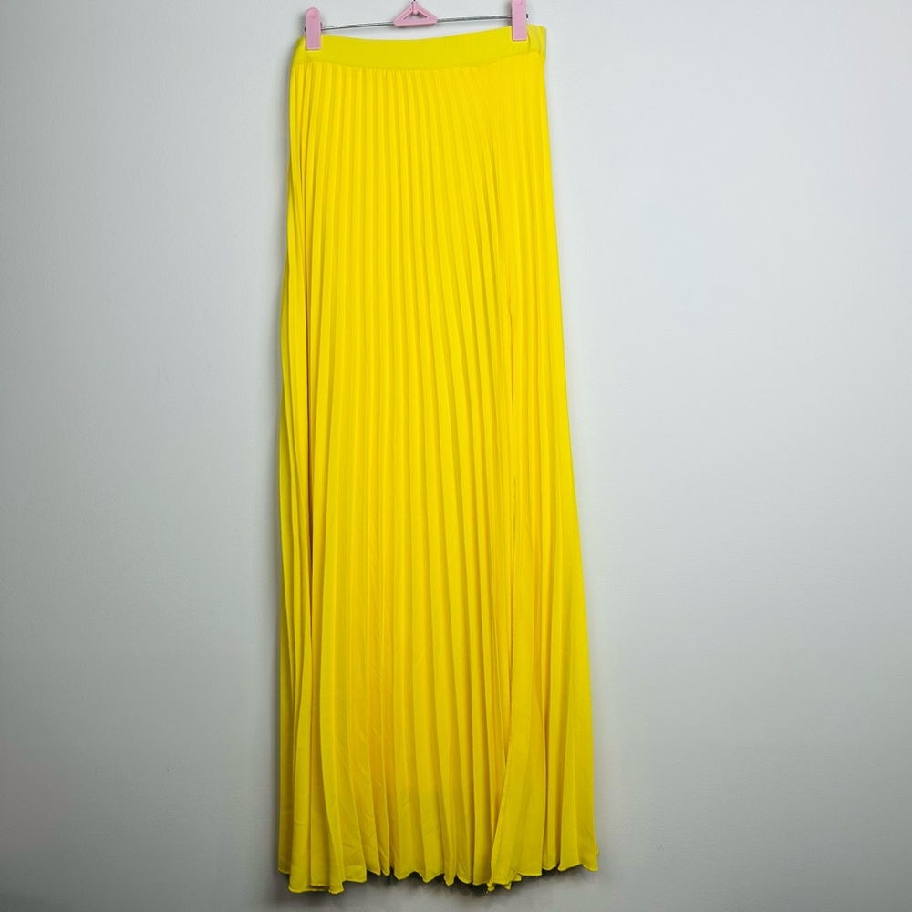 Weekend Vibrant Yellow Maxi Pleated Skirt With Slits Size Medium